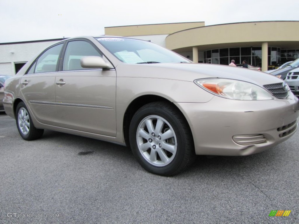 2002 Camry XLE V6 - Desert Sand Mica / Taupe photo #4
