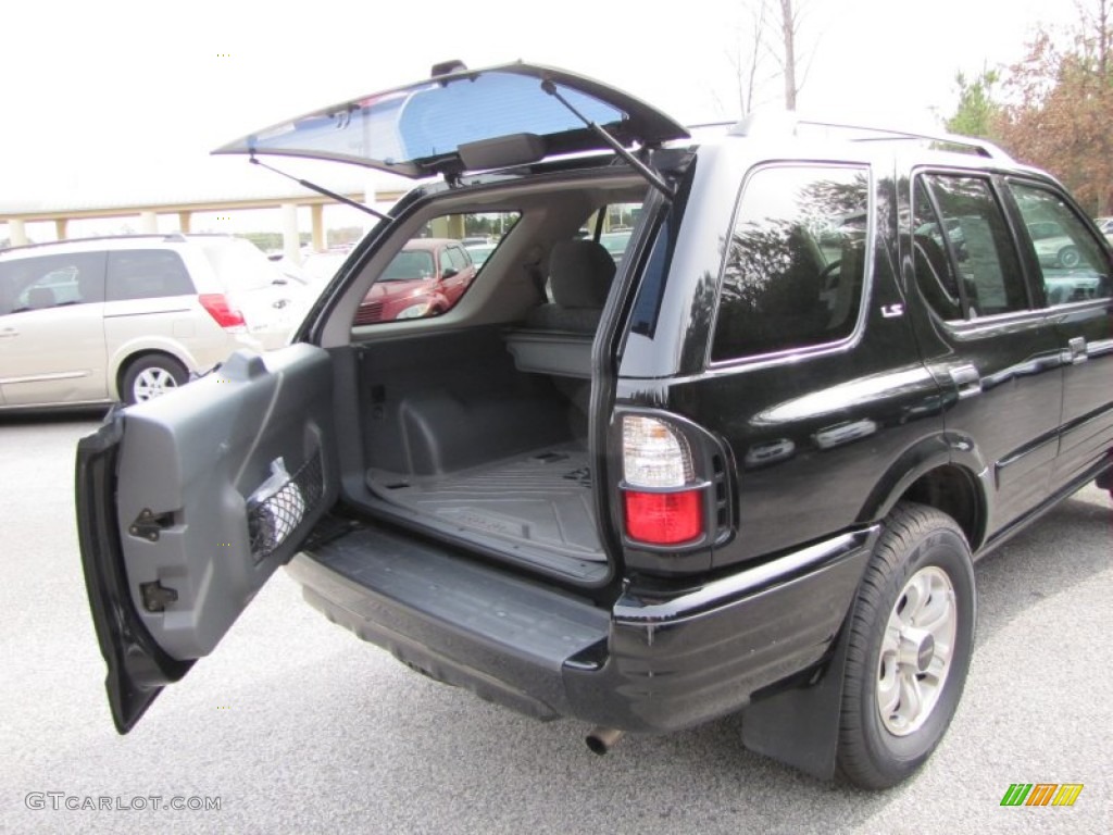 2001 Isuzu Rodeo LS 4WD Trunk Photo #60612470