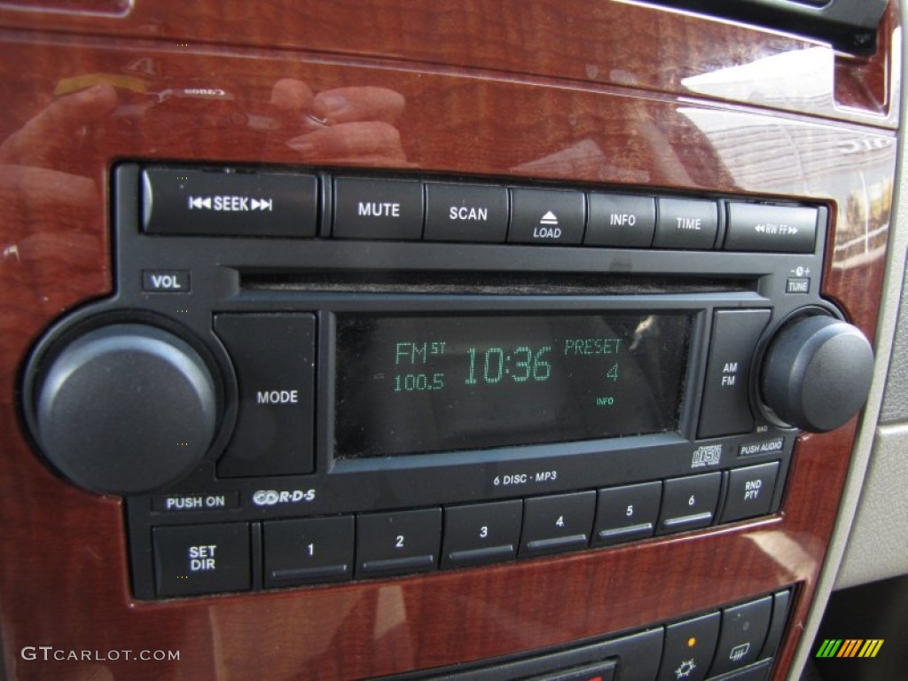 2006 Dodge Durango SLT Audio System Photo #60615608