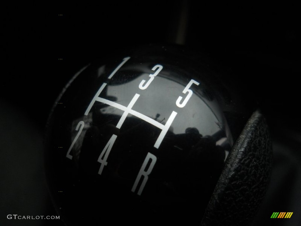 2008 Ford Focus SE Coupe Transmission Photos