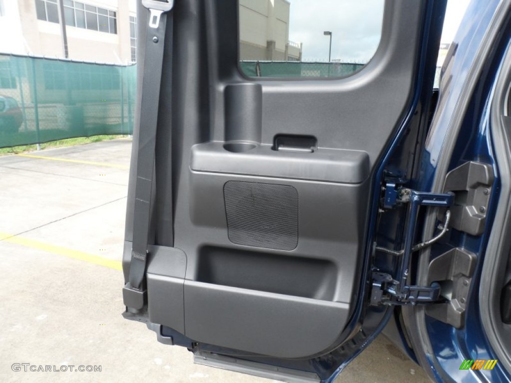 2009 Nissan Titan SE King Cab Door Panel Photos