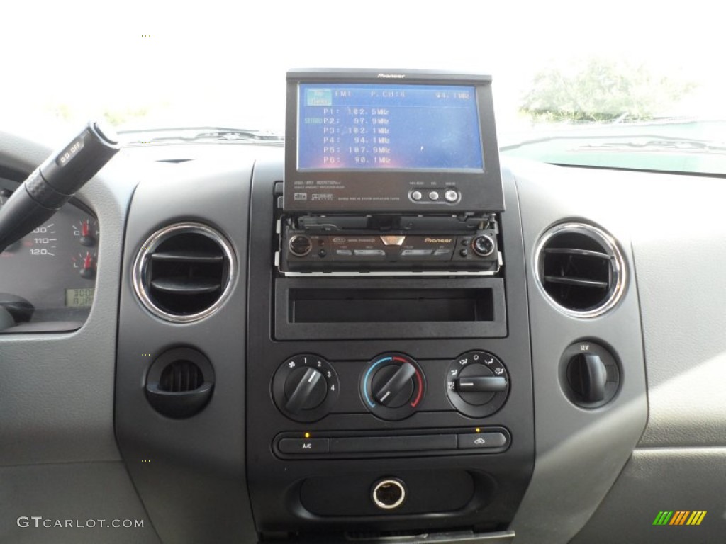 2005 F150 XLT SuperCrew - Dark Shadow Grey Metallic / Medium Flint/Dark Flint Grey photo #31