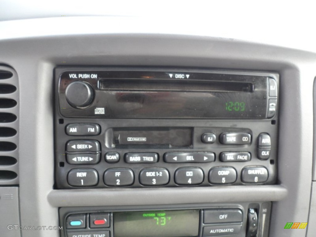 2003 Ford F150 Lariat SuperCrew Audio System Photo #60621014