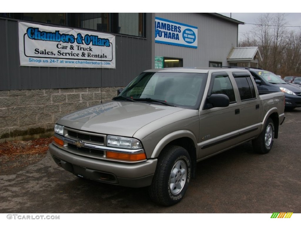 2004 S10 LS Crew Cab 4x4 - Sandalwood Metallic / Graphite photo #1