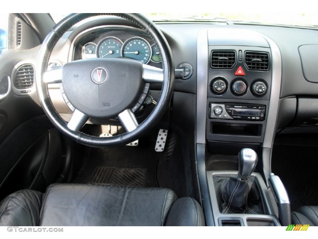 2004 Pontiac GTO Coupe Black Dashboard Photo #60623780