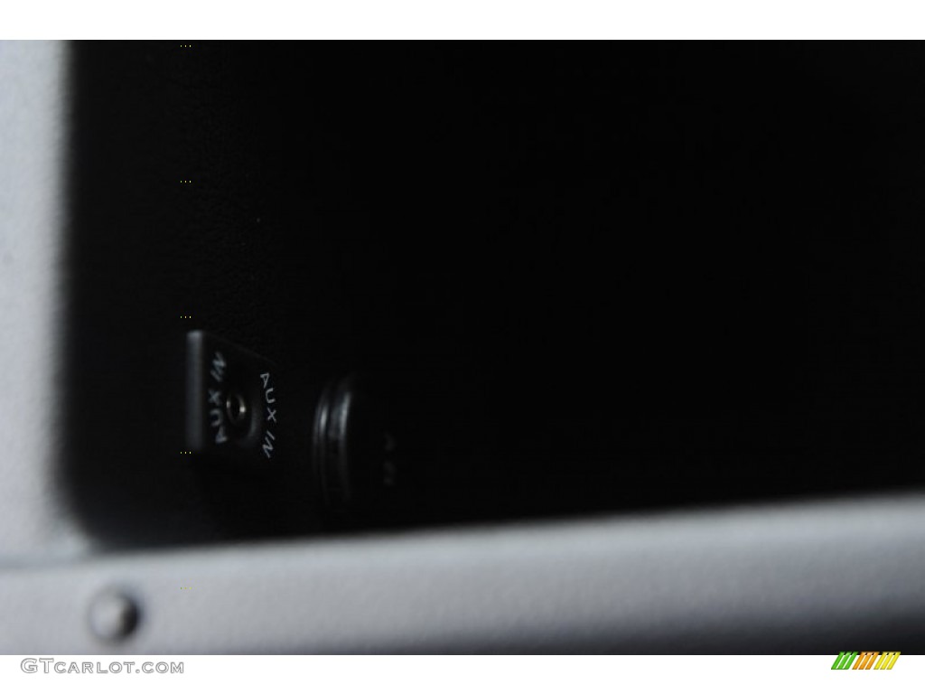 2012 Tiguan S - Deep Black Metallic / Black photo #13