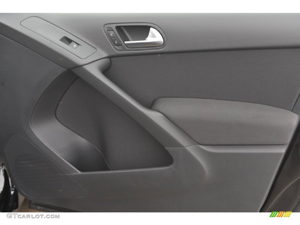 2012 Tiguan S - Deep Black Metallic / Black photo #23
