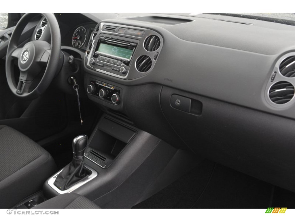 2012 Tiguan S - Deep Black Metallic / Black photo #24