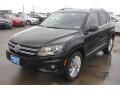 Deep Black Metallic - Tiguan SE Photo No. 3