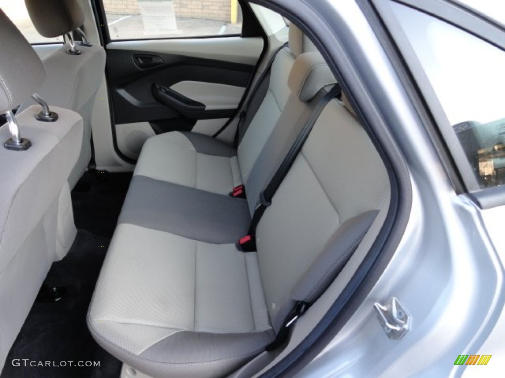 2012 Focus SE Sedan - Ingot Silver Metallic / Stone photo #9