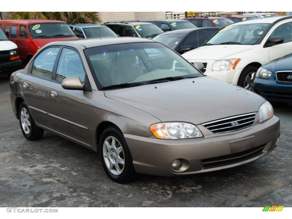 2003 Spectra LS Sedan - Stone Beige / Beige photo #23