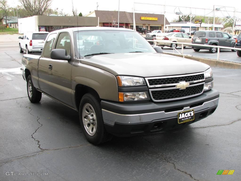 2007 Silverado 1500 Classic Work Truck Extended Cab - Graystone Metallic / Dark Charcoal photo #4