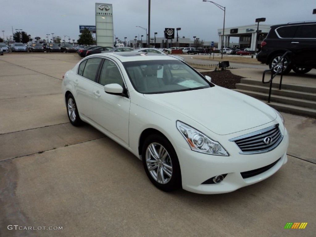 2012 G 25 Journey Sedan - Moonlight White / Stone photo #2