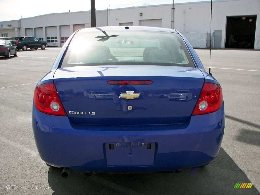 2008 Cobalt LS Sedan - Blue Flash Metallic / Gray photo #6