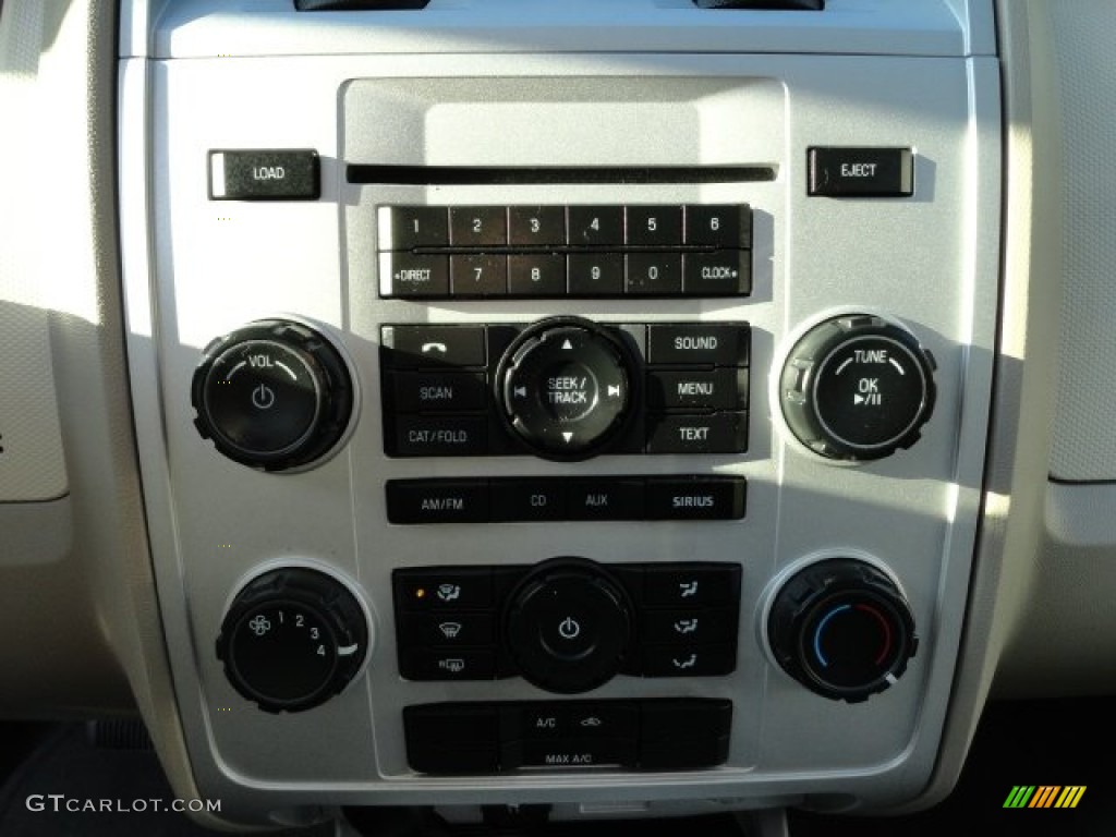 2010 Mercury Mariner I4 4WD Controls Photo #60647299