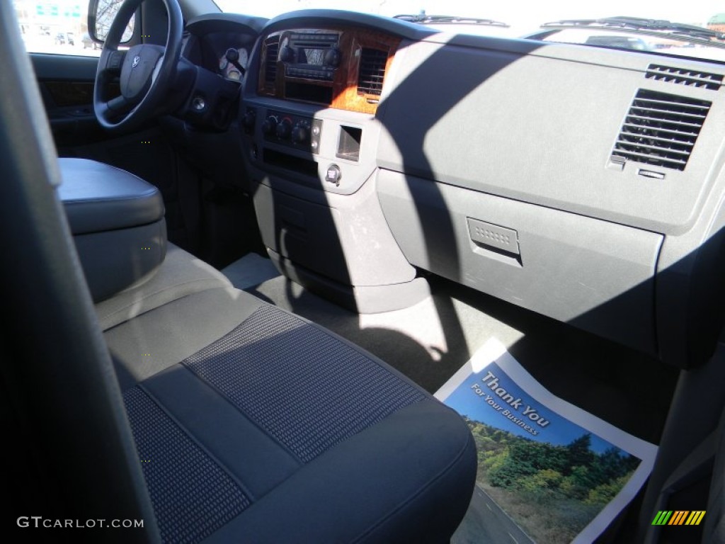 2006 Ram 1500 SLT Quad Cab 4x4 - Brilliant Black Crystal Pearl / Medium Slate Gray photo #14