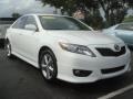 Super White - Camry SE Photo No. 10