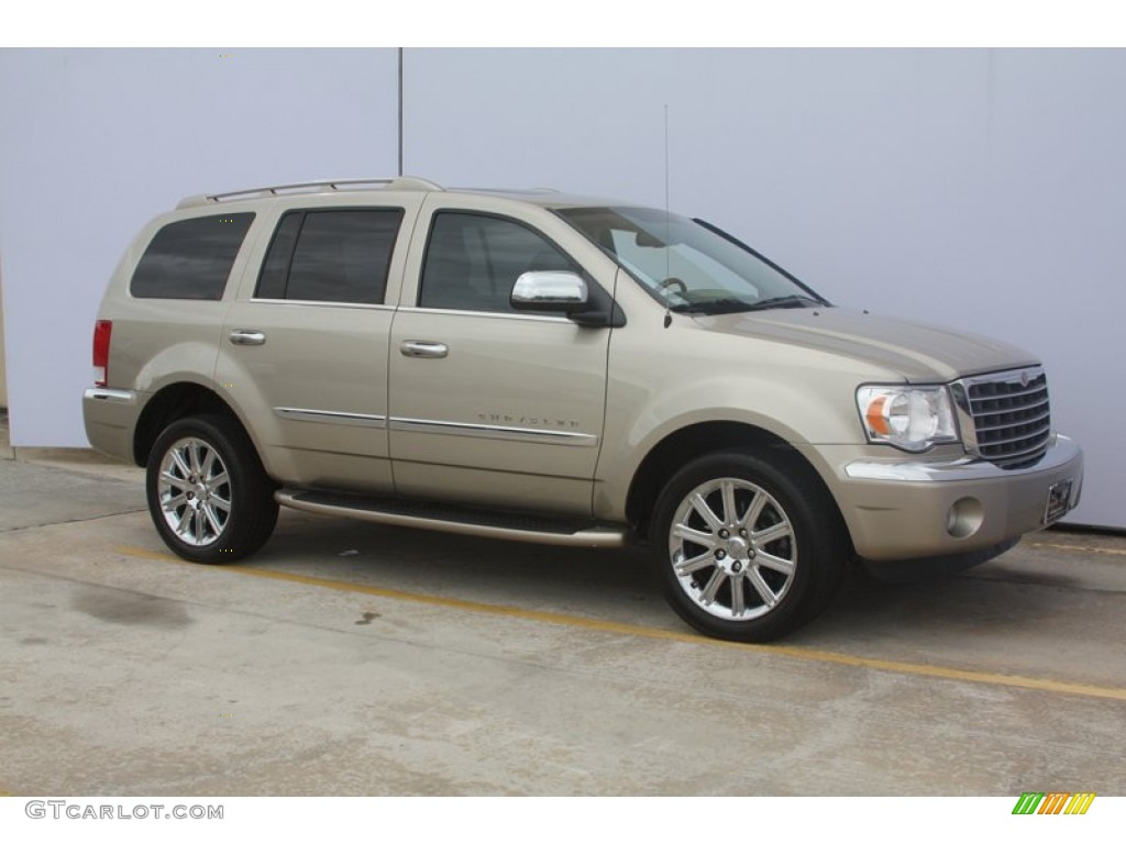 Light Sandstone Metallic 2008 Chrysler Aspen Limited Exterior Photo #60652289