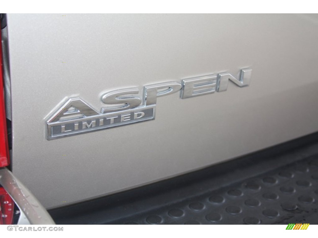 2008 Chrysler Aspen Limited Marks and Logos Photo #60652727