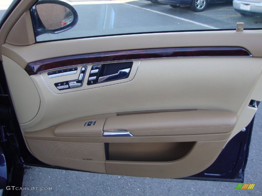 2008 Mercedes-Benz S 550 4Matic Sedan Marks and Logos Photos
