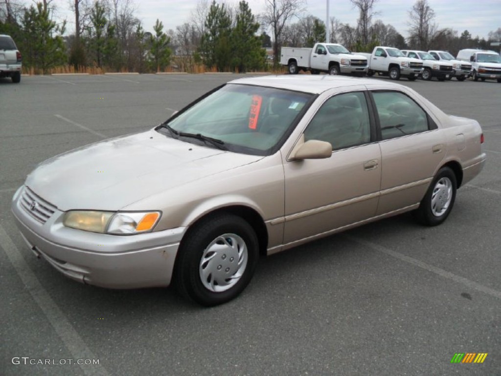 1999 Camry LE - Cashmere Beige Metallic / Gray photo #1