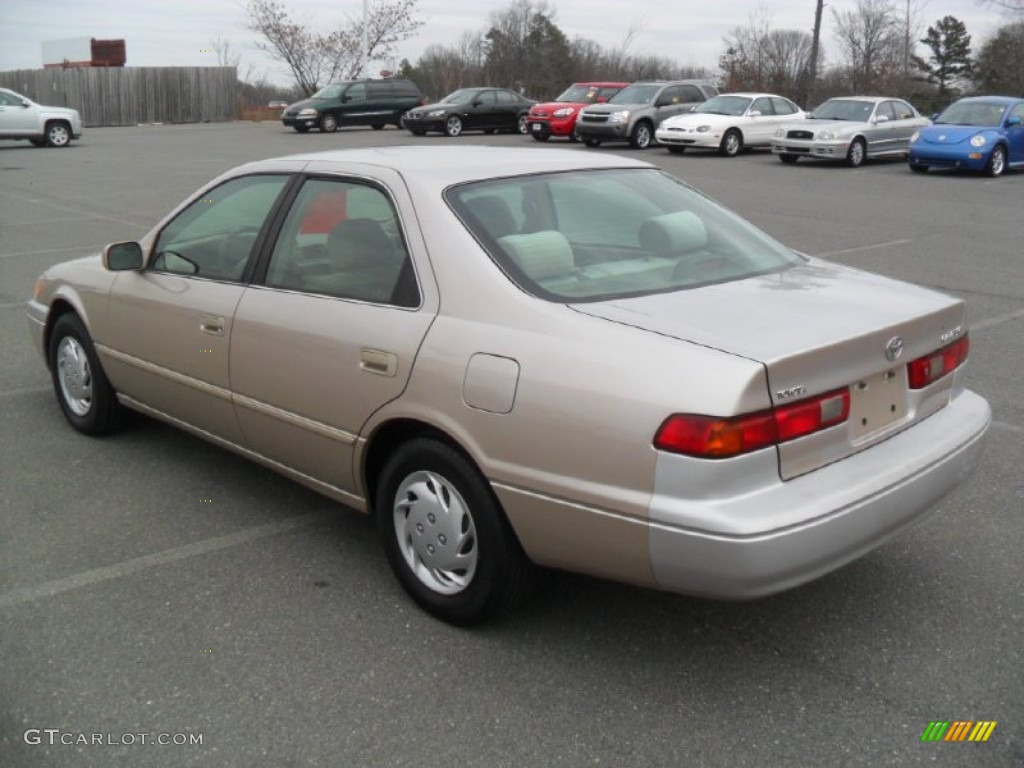 1999 Camry LE - Cashmere Beige Metallic / Gray photo #2