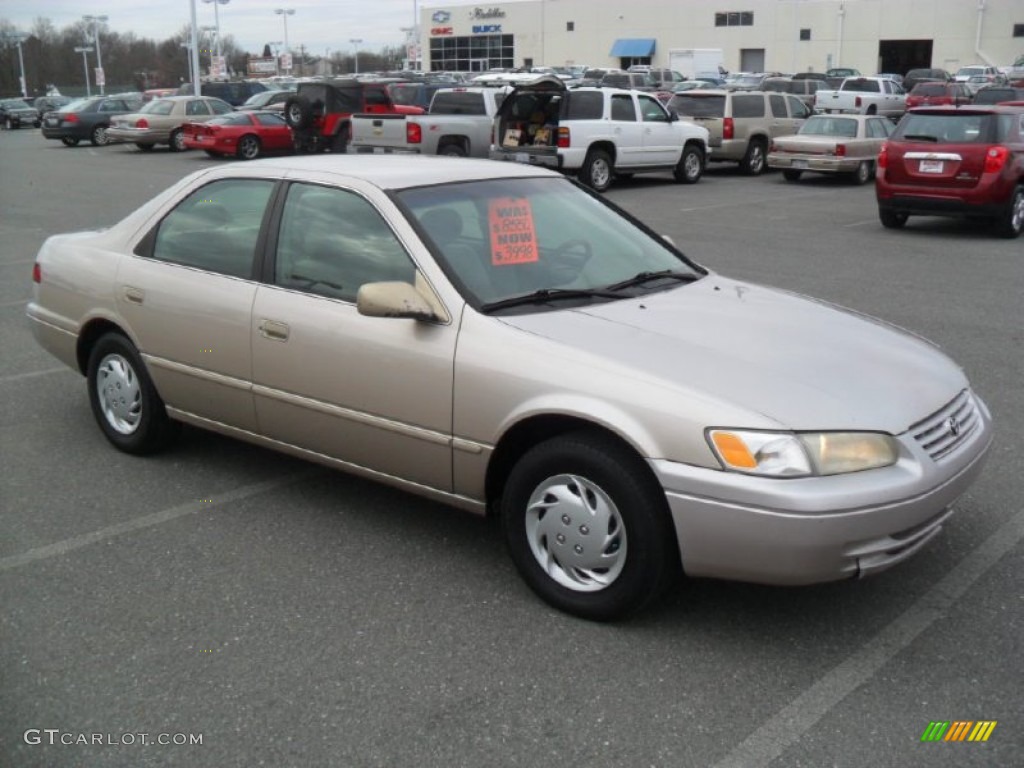 1999 Camry LE - Cashmere Beige Metallic / Gray photo #5