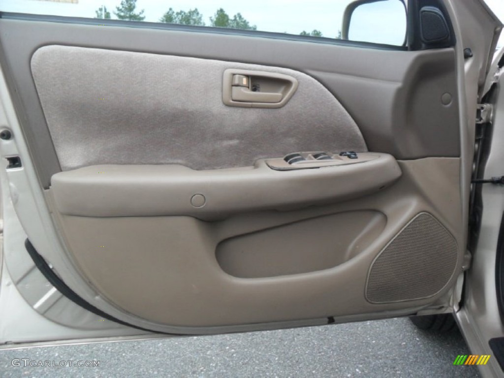 1999 Camry LE - Cashmere Beige Metallic / Gray photo #9