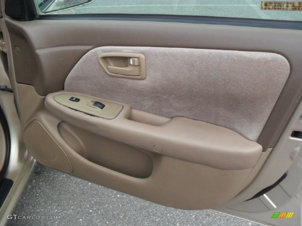 1999 Camry LE - Cashmere Beige Metallic / Gray photo #22