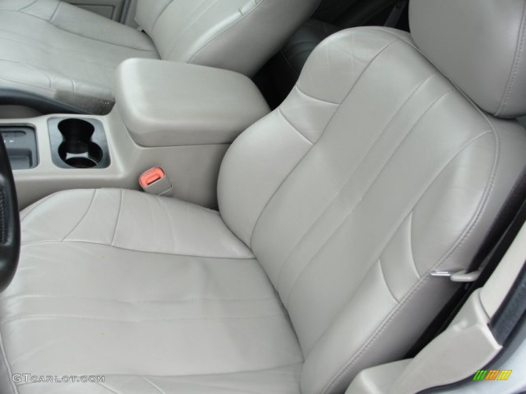 2004 Grand Cherokee Laredo - Bright Silver Metallic / Taupe photo #16