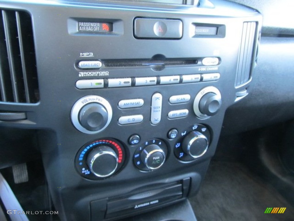 2008 Mitsubishi Endeavor SE AWD Controls Photo #60660620