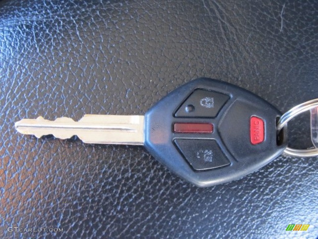 2008 Mitsubishi Endeavor SE AWD Keys Photos