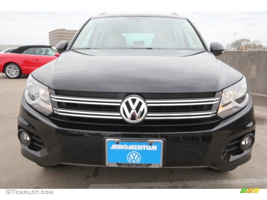 2012 Tiguan SE - Deep Black Metallic / Beige photo #2