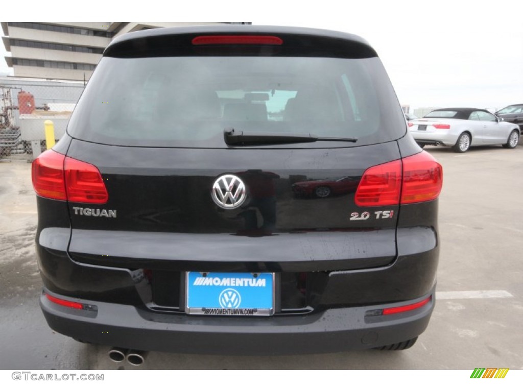 2012 Tiguan SE - Deep Black Metallic / Beige photo #6
