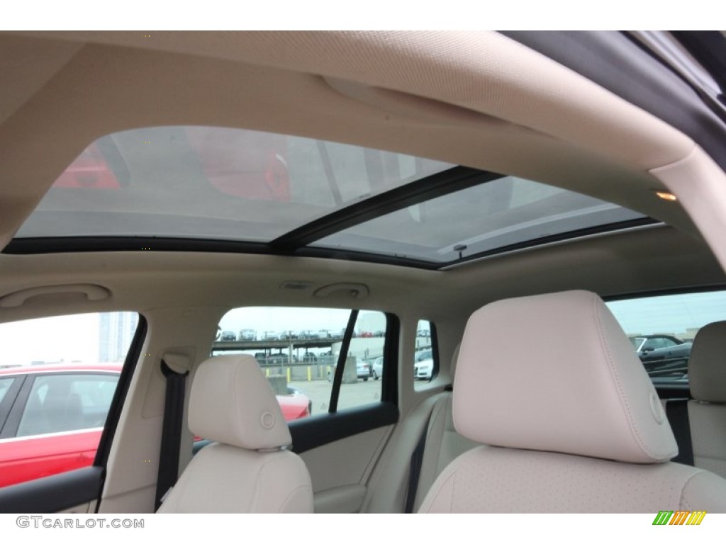 2012 Tiguan SE - Deep Black Metallic / Beige photo #17