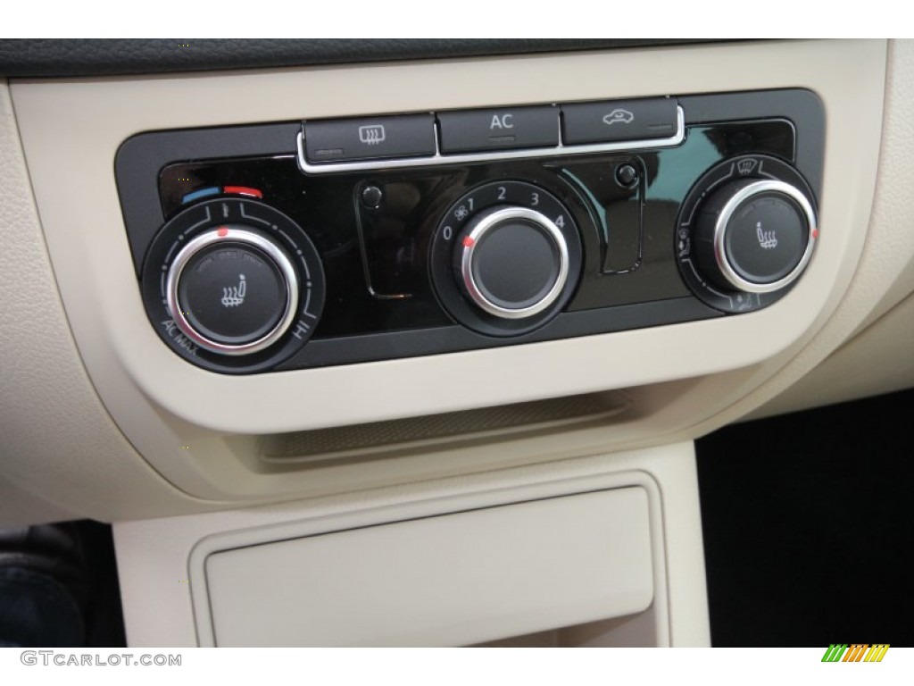 2012 Tiguan SE - Deep Black Metallic / Beige photo #19