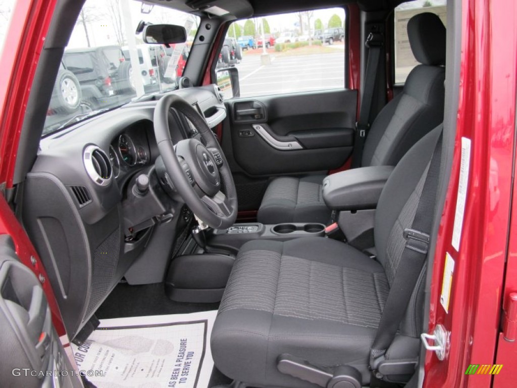 Black Interior 2012 Jeep Wrangler Unlimited Sahara 4x4 Photo #60668351