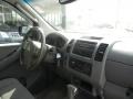 2008 Super Black Nissan Frontier LE Crew Cab 4x4  photo #6