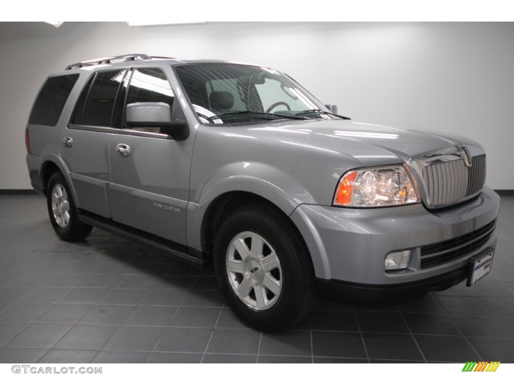 Pewter Metallic Lincoln Navigator