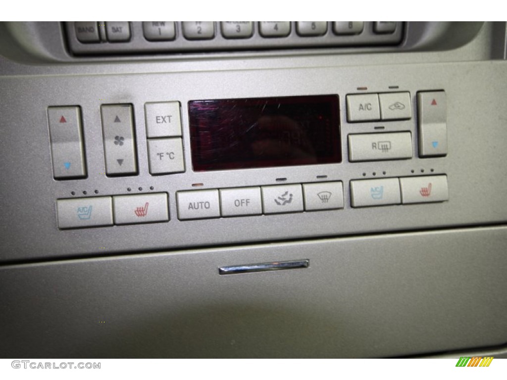 2006 Lincoln Navigator Ultimate Controls Photo #60678749