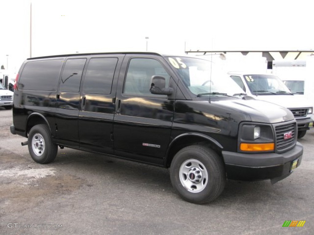 2005 Savana Van 2500 Cargo - Onyx Black / Medium Pewter photo #1