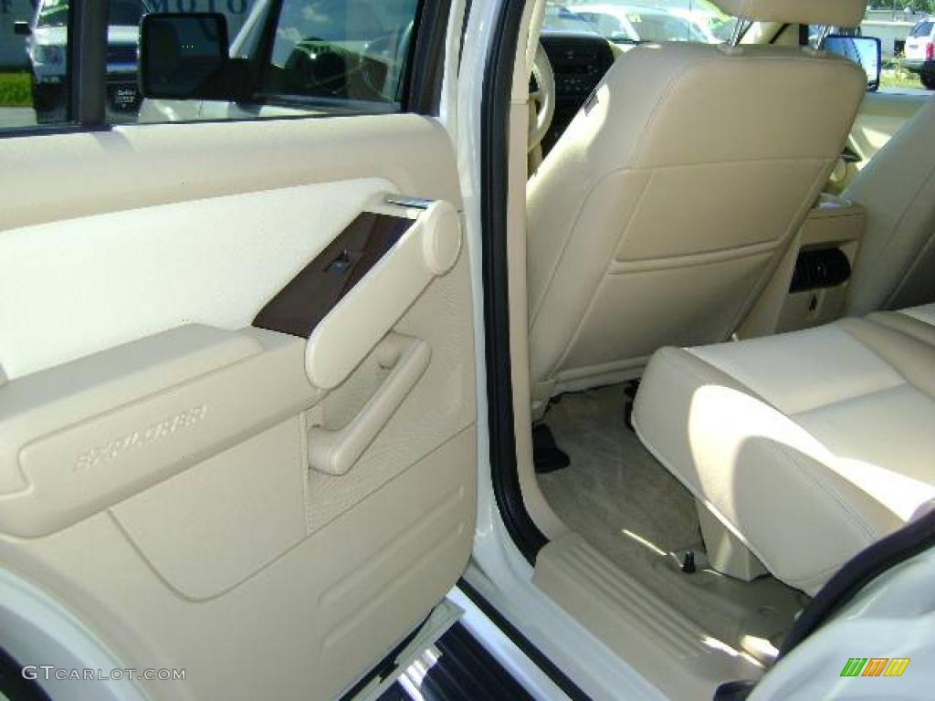 2006 Explorer Limited - Cashmere Tri-Coat / Camel photo #24
