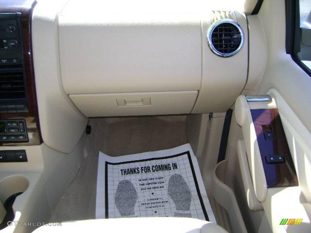 2006 Explorer Limited - Cashmere Tri-Coat / Camel photo #38