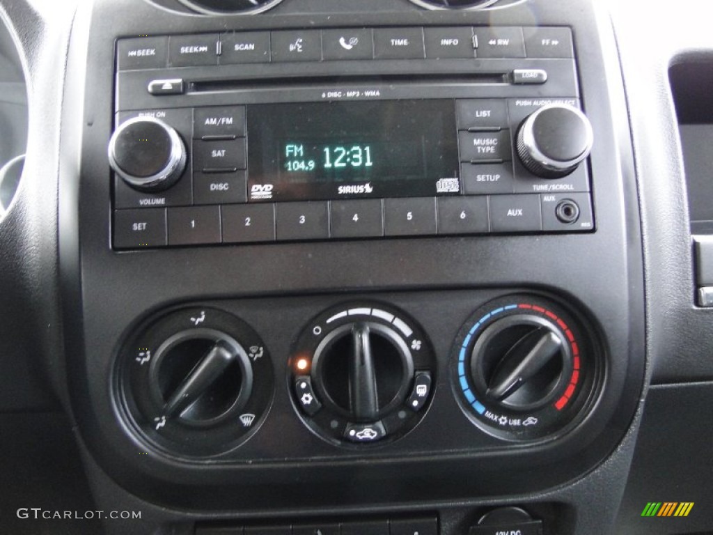 2009 Jeep Patriot Limited Controls Photos