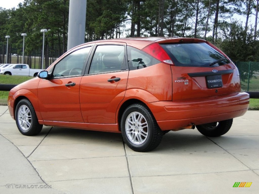 2005 Focus ZX5 SE Hatchback - Blazing Copper Metallic / Charcoal/Charcoal photo #6