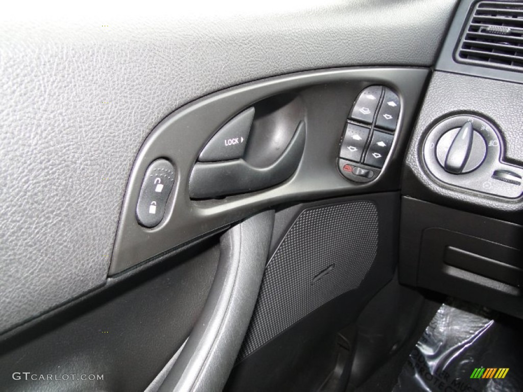 2005 Focus ZX5 SE Hatchback - Blazing Copper Metallic / Charcoal/Charcoal photo #15