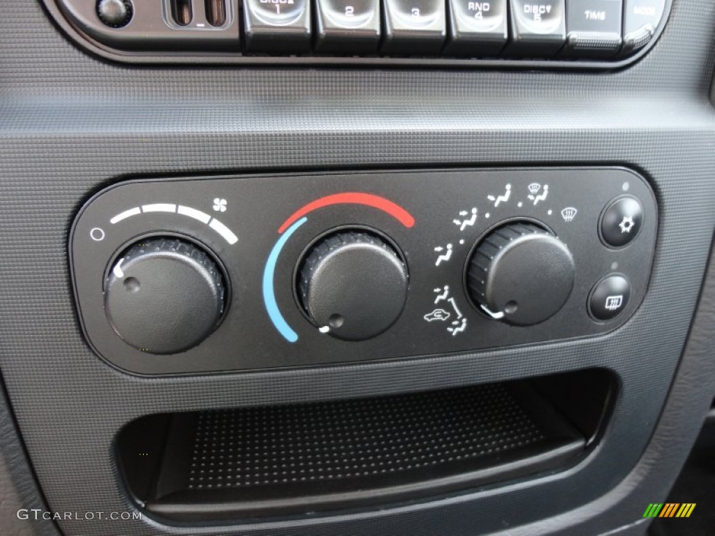2004 Dodge Ram 2500 SLT Quad Cab Controls Photo #60689537