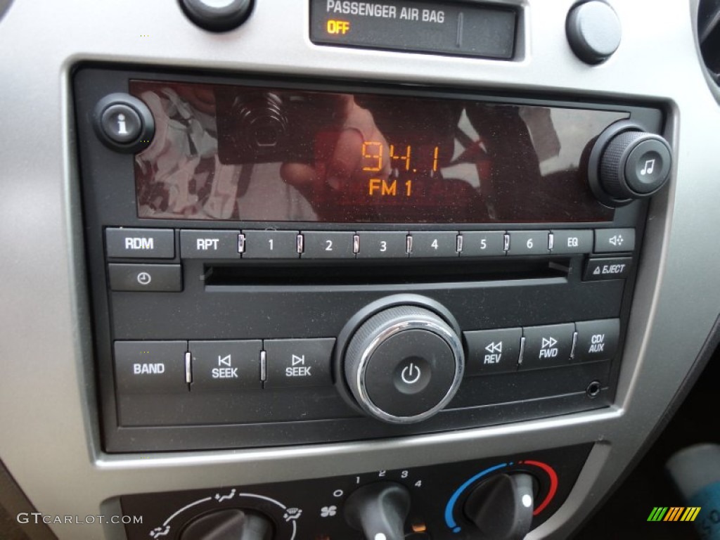2007 Saturn ION 2 Quad Coupe Audio System Photo #60689843