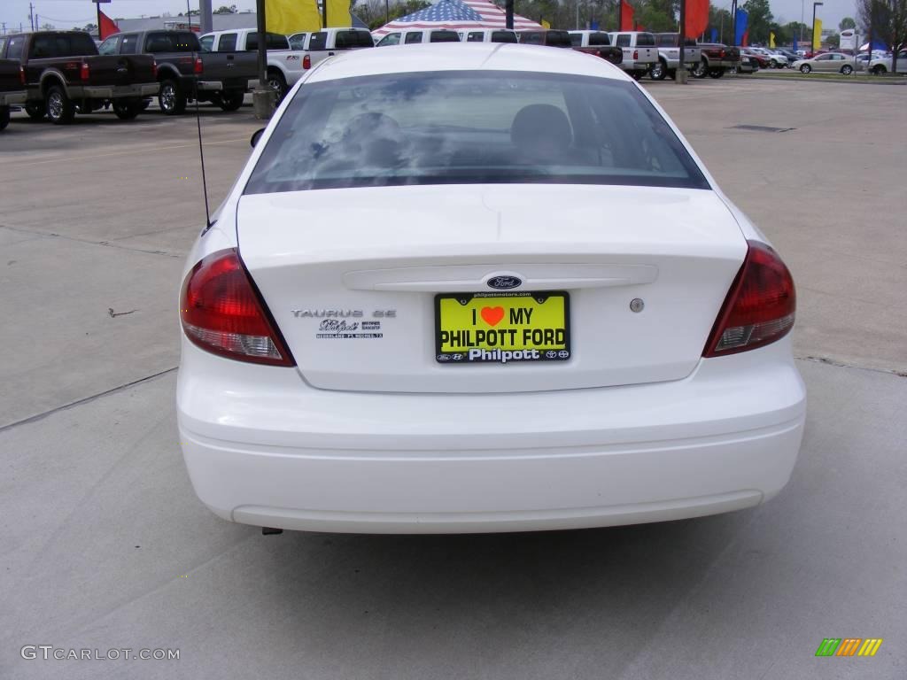 2007 Taurus SE - Vibrant White / Medium/Dark Flint photo #7