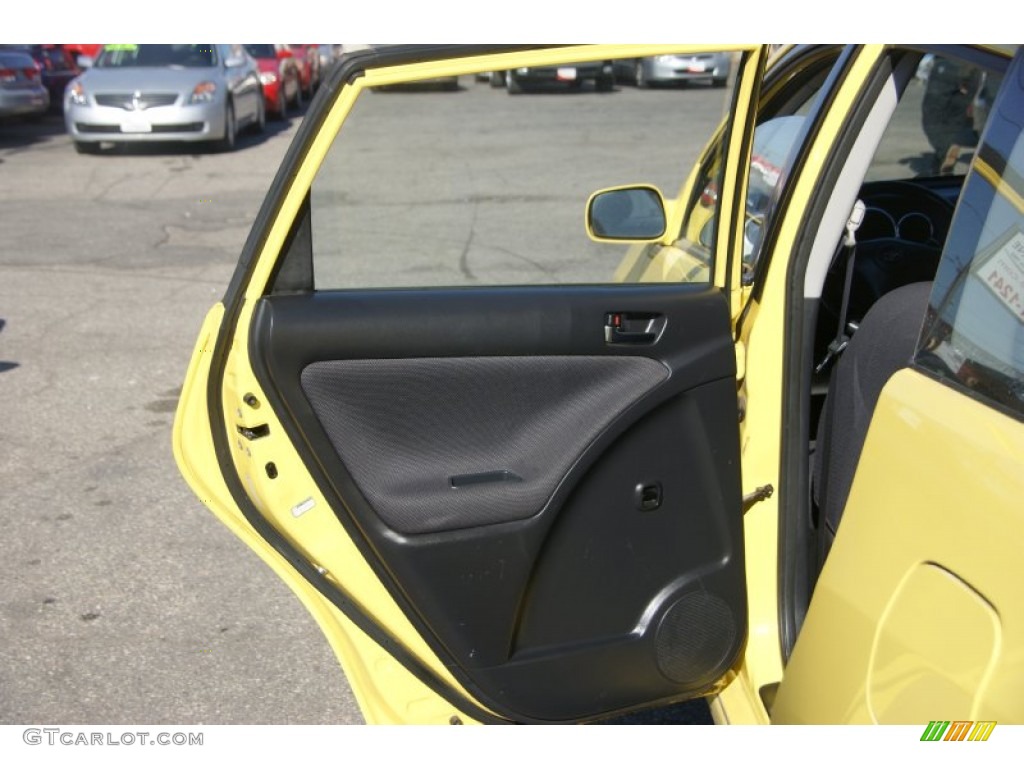 2004 Matrix XR - Solar Yellow / Dark Gray photo #13